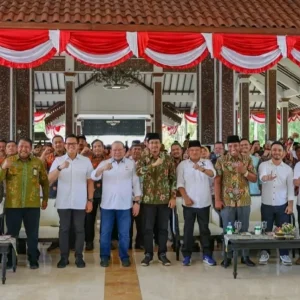 Hadir Sarasehan Kades di Sidoarjo, LaNyalla Banjir Aspirasi Hadir Sarasehan Kades di Sidoarjo, LaNyalla Banjir Aspirasi