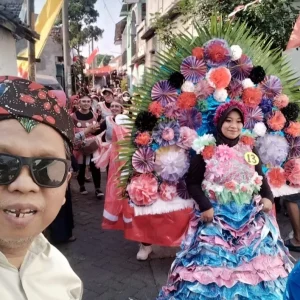 Ratusan Peserta Meriahkan Karnaval Agustusan Kampung Celep Ratusan Peserta Meriahkan Karnaval Agustusan Kampung Celep