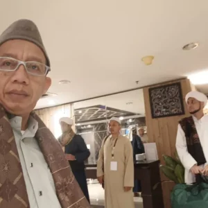 Kunci Sukses Tawadu Terhadap Orangtua & Guru Kunci Sukses Tawadu Terhadap Orangtua & Guru