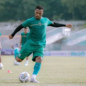 Meski Krisis Pemain, Persebaya Tak Garansi Paulo Victor Jadi Starter Lawan Borneo