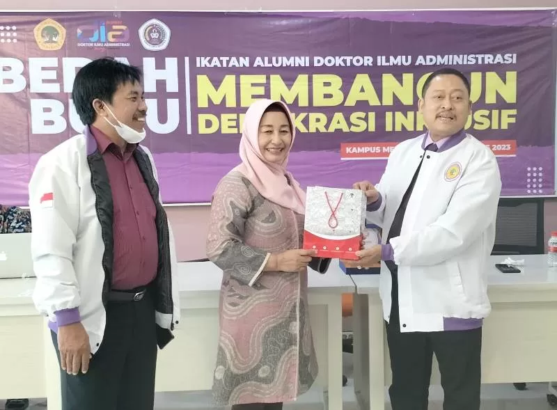 Ketua Alumni DIA Untag Dr Kodrat Sunyoto: Bedah Buku Membangun Demokrasi Inklusif Momen Tepat Hadapi Pemilu 2024