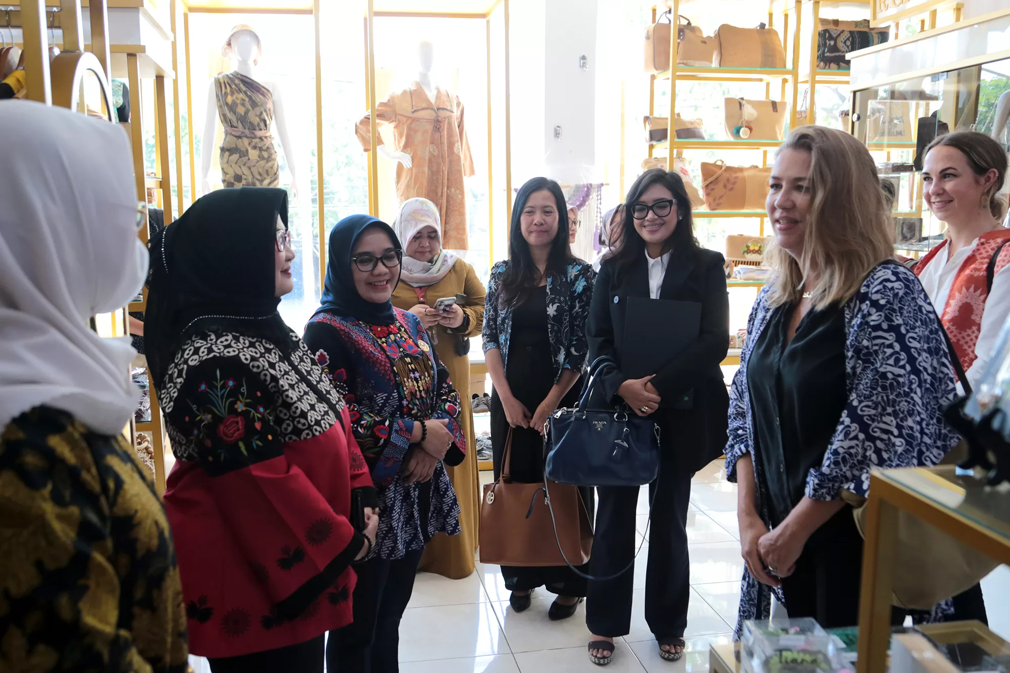 Dekranasda Surabaya Bahas Pengembangan Kawasan Dolly Bersama Kedubes Inggris