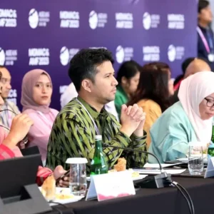 Wagub Emil Pimpin Perumusan Strategi Transformasi Digital Bersama Kepala Daerah Negara ASEAN Wagub Emil Pimpin Perumusan Strategi Transformasi Digital Bersama Kepala Daerah Negara ASEAN