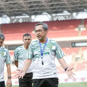 Manajemen Persebaya Ancam Tindak Tegas Tim Pelatih