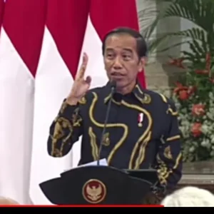 Presiden Jokowi : Kita Masih Masalah Diurusan Beras Presiden Jokowi : Kita Masih Masalah Diurusan Beras