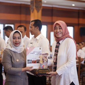 Tingkatkan Nilai Indeks Reformasi Birokrasi, Ning Ita Gelar Rakorwas Audit Kearsipan Tingkatkan Nilai Indeks Reformasi Birokrasi, Ning Ita Gelar Rakorwas Audit Kearsipan
