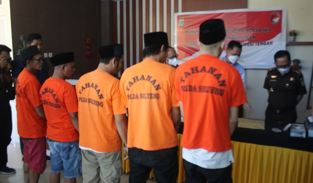 Polda Sulteng Musnahkan 3 Ons Sabu sabu dari Dua Tempat Berbeda
