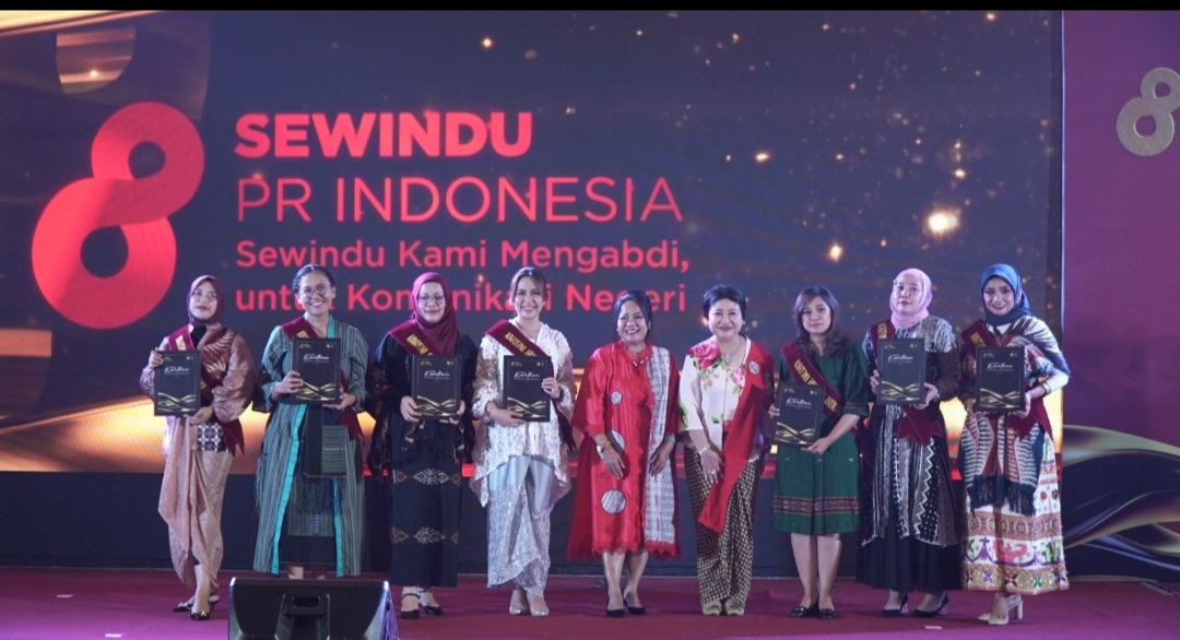 Humas Pegadaian Raih Penghargaan Top 50 Kartini Humas Indonesia