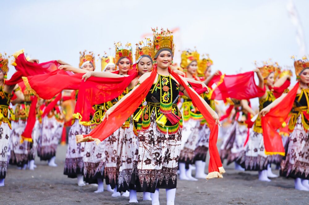 Gandrung Sewu Upaya Lestarikan Budaya Lokal Menuju Dunia