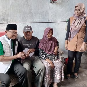 Wujud Rasa Simpati, Mas Dion Bantu Para Korban Kebakaran Rumah Wujud Rasa Simpati, Mas Dion Bantu Para Korban Kebakaran Rumah