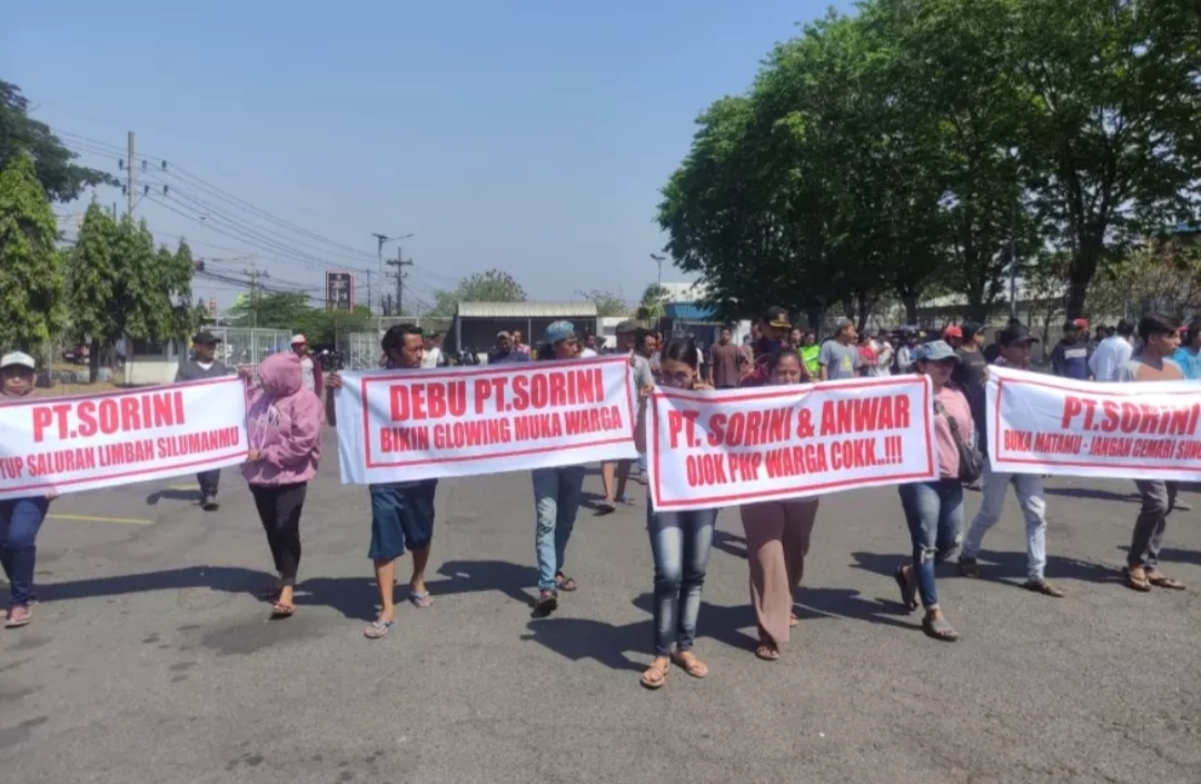 Desanya Tercemari Debu Abu, Warga Lurug PT.Sorini Towa Berlian Corporindo