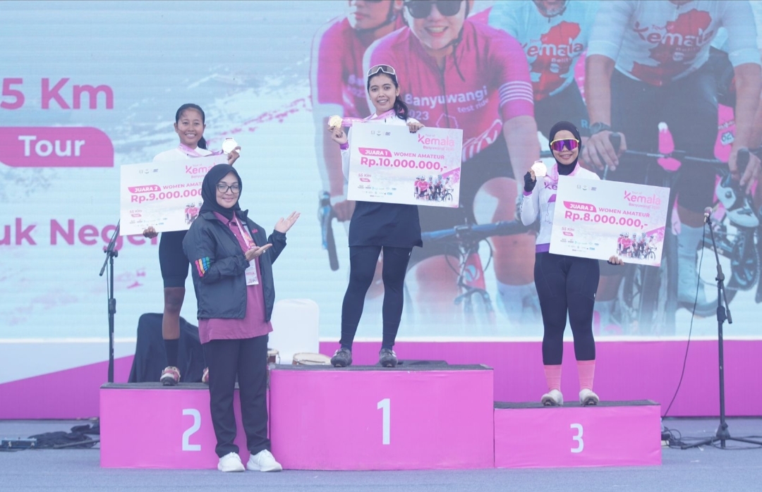 Nina Puspawardhani Atlet Asal Kalbar Raih Juara 1 Women Amateur di Ajang Tour of Kemala 2nd Series Banyuwangi 2023