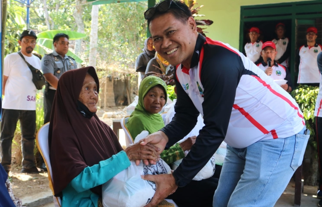 Bersama Ribuan Warga Ketua DPRD Sujatno Jalan Napak Tilas Parang Magetan