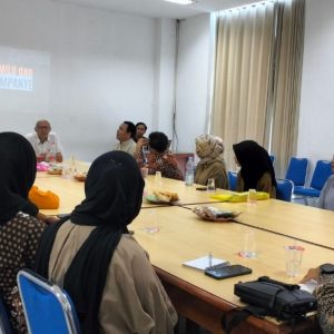 Prodi AP Umsida Gandeng Pusat Studi Kebijakan Publik Gelar FGD Transformasi Kampanye Politik