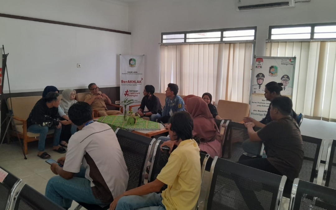 Belasan Karyawan Bakso ‘Kondusif’ Adukan Bosnya Ke Disnaker Trans Banyuwangi