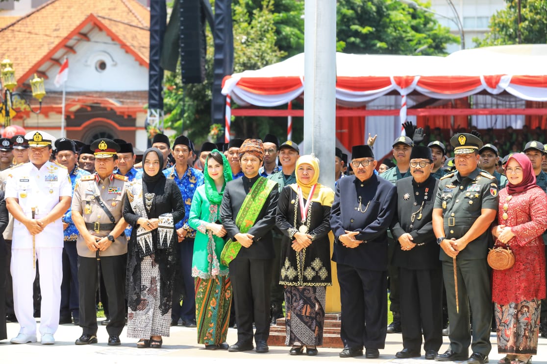 Lima Tahun Memimpin Jatim, Khofifah–Emil Koleksi 631 Penghargaan