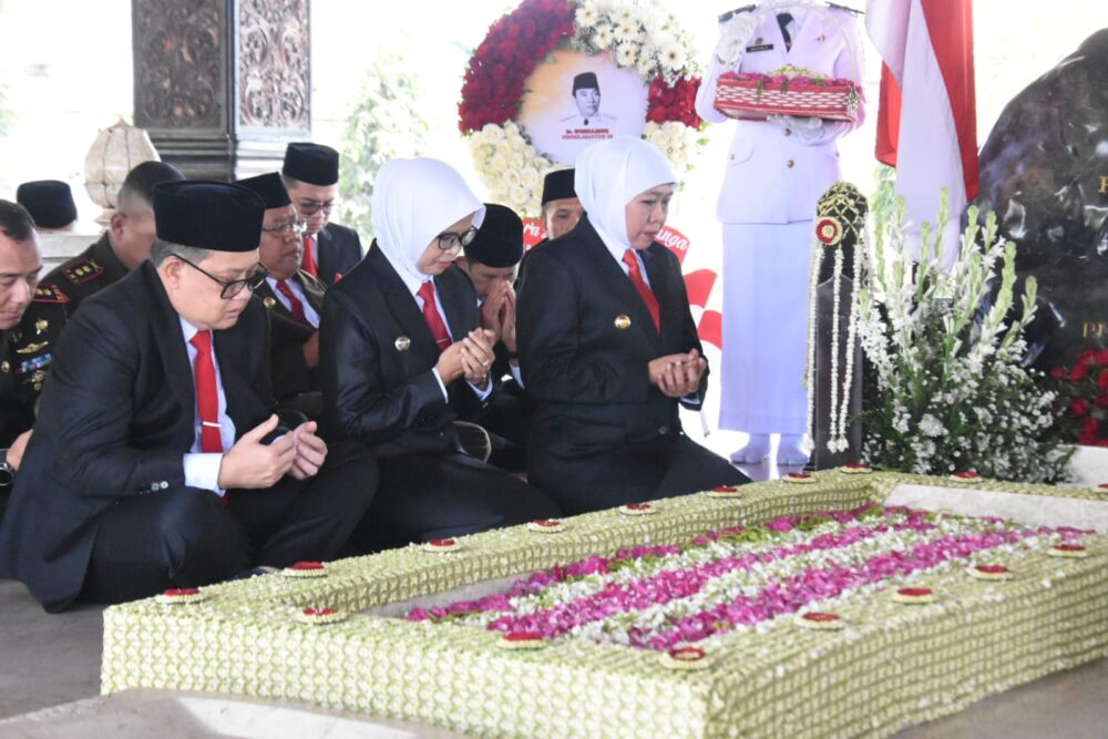 Tradisi Gubernur Nyekar ke Makam Pendiri Bangsa