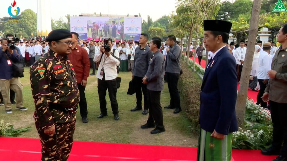 “Komandan Kopassus” Sambut Presiden Jokowi di Apel Hari Santri