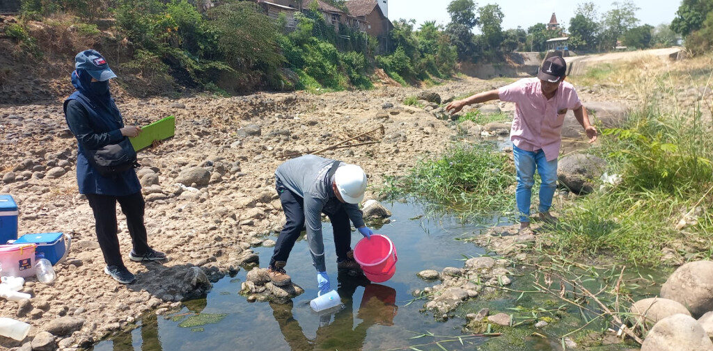 Dugaan Sungai Welang Pasuruan Tercemar Limbah Pabrik