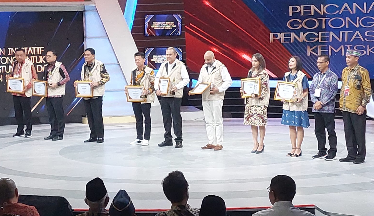 Wali Kota Eri Terima Penghargaan sebagai Akselerator Entas Stunting dan Kemiskinan Ekstrem