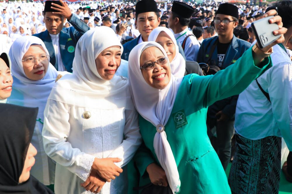 Khofifah Minta Santri Ikut Bangun Suasana Kondusif