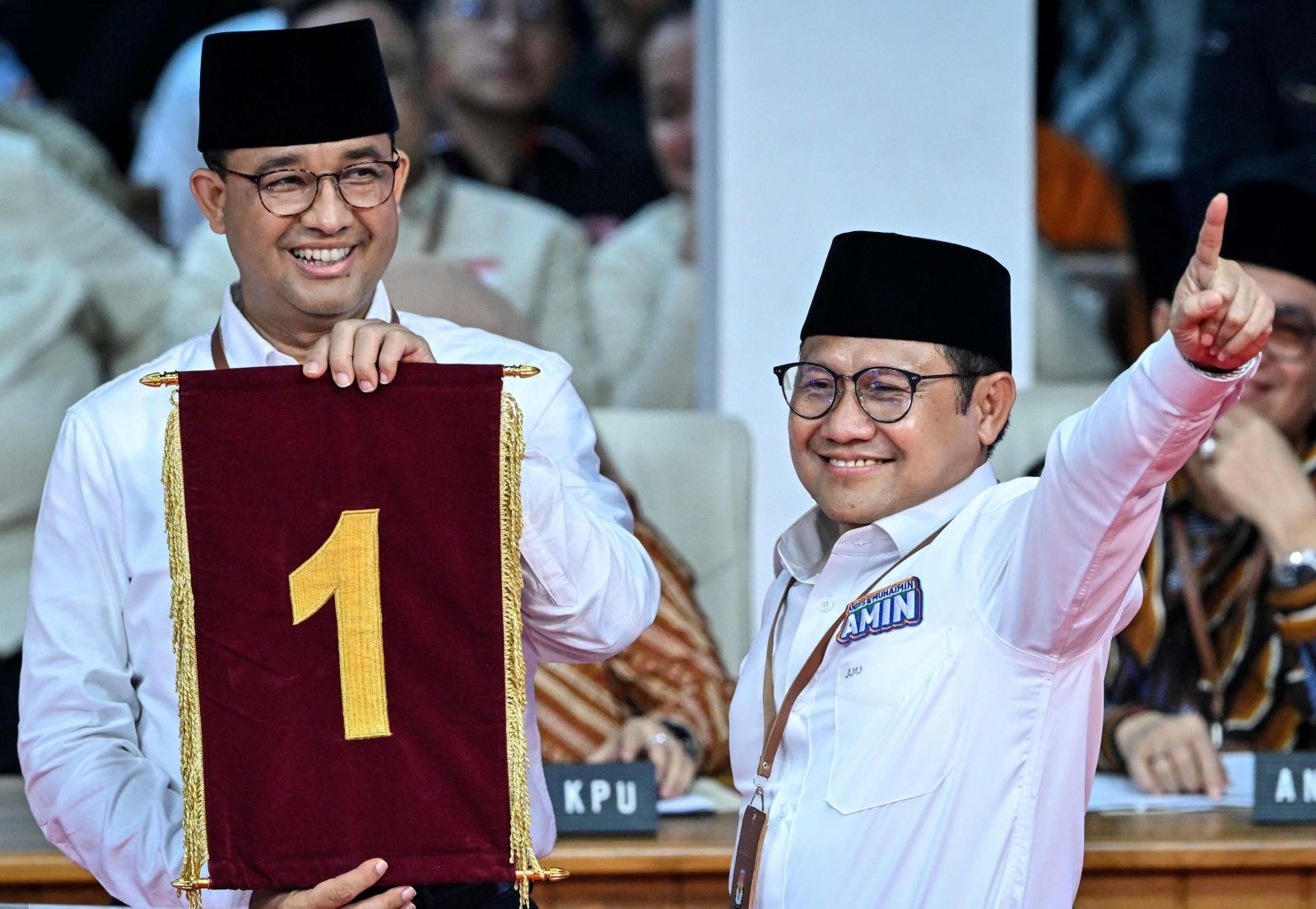 Kampanye Perdana AMIN, Anies di Kampung Akuarium Jakarta, Cak Imin dari Surabaya