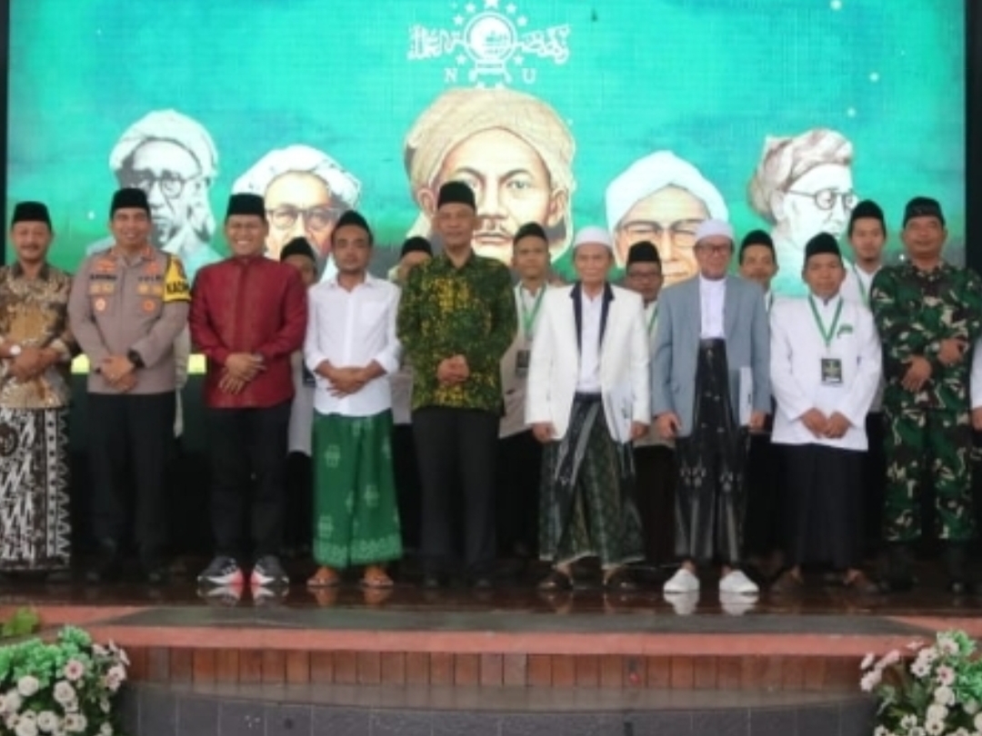 Ketua DPRD Dampingi Ketua PBNU KH Yahya Cholil Lantik PCNU Magetan