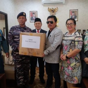 DPRD Banyuwangi Menyerahkan Bantuan Kemanusiaan untuk Rakyat Palestina
