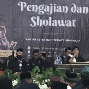 Lantunan Shalawat Getarkan Padepokan PSHT Cabang Sidoarjo Lantunan Shalawat Getarkan Padepokan PSHT Cabang Sidoarjo