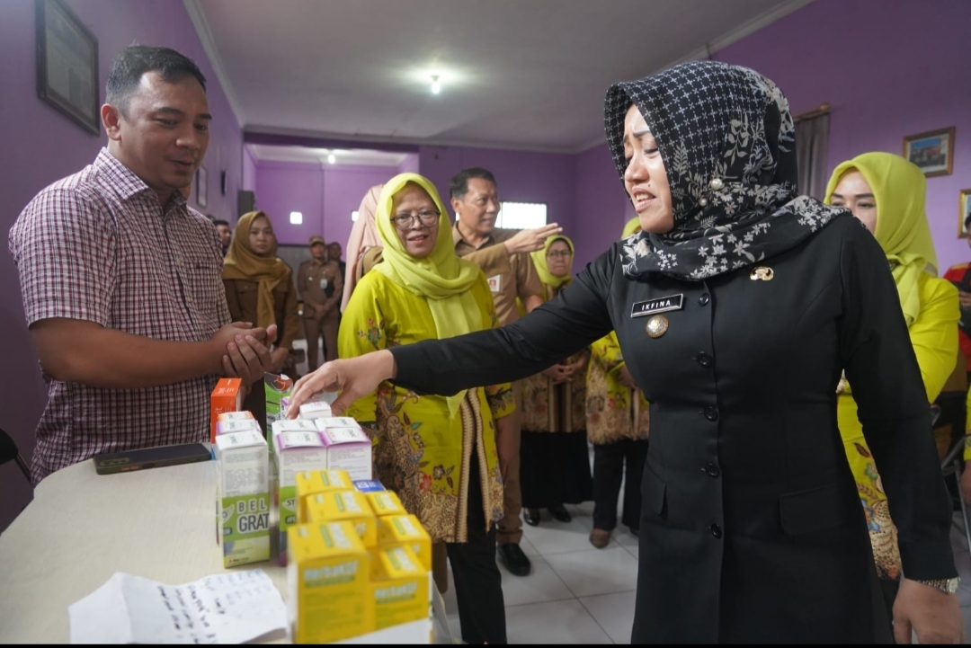 Dongkrak Ekonomi Warga Mojokerto, Bupati Ikfina Minta Masyarakat Beli Produk Lokal