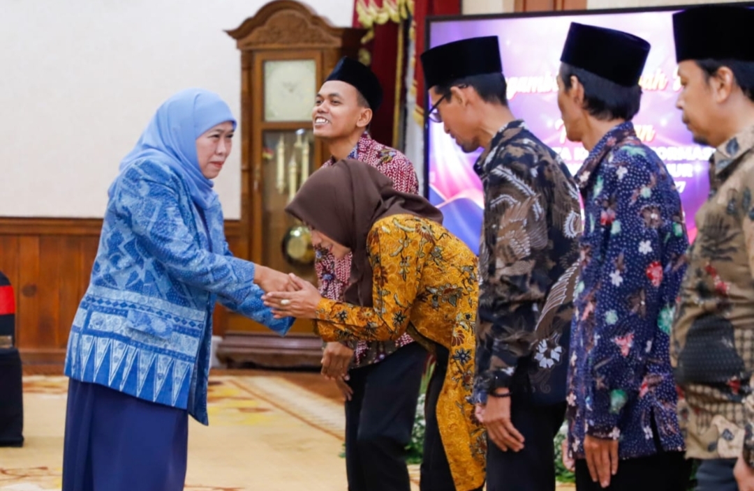 Lantik Anggota KI Jatim Ditahun Politik, Gubernur Khofifah: Segera Tancap Gas