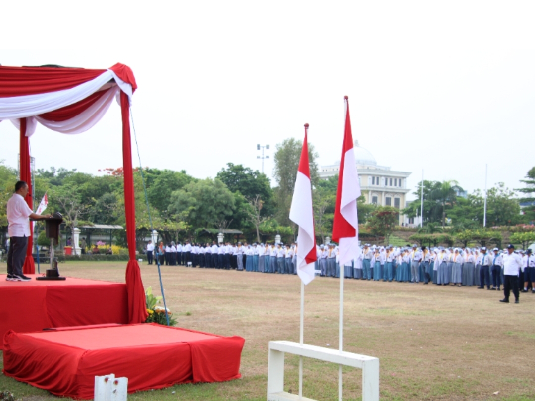 Di Tugu Pahlawan, 2000 PMR – PMI Kota Surabaya Dikukuhkan
