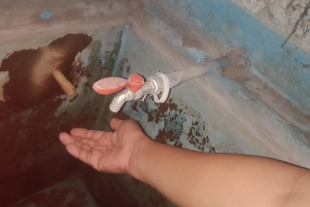 Warga Ginuk Keluhkan Seminggu Air PDAM Tidak Mengalir, Laporan Warga Tidak Direspon Unit Karas
