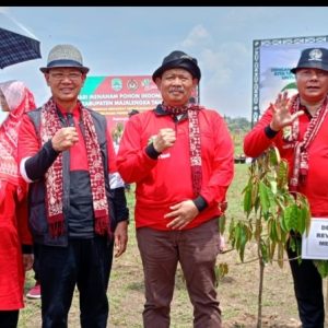 Tanam 20.500 Pohon di Majalengka, Didik Suhardi: Tanam Pohon Buang Egoisme Tanam 20.500 Pohon di Majalengka, Didik Suhardi: Tanam Pohon Buang Egoisme