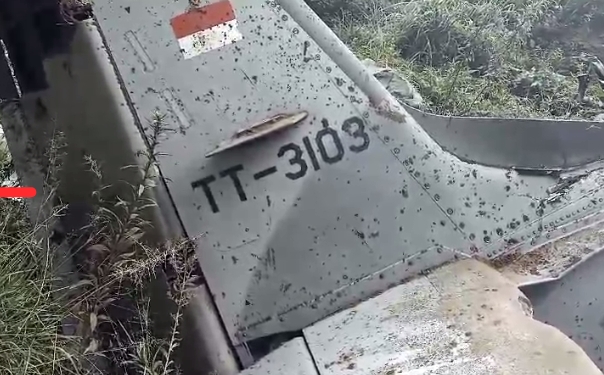 Pesawat TNI AU Jatuh dan Terbakar Di Dusun Keduwung Pasuruan