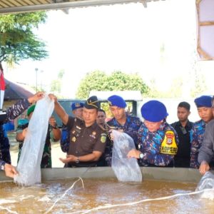 Nikmatnya Buah Melon Saat Panen Perdana Kapolda Sulteng di HUT Ke-73 Polairud Polri