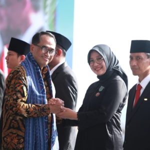 Inovasi Pengembangan Sektor Kelautan, Bupati Banyuwangi Raih Satyalencana Wirakarya