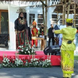 Busana Khas Daerah Warnai Hari Jadi ke 252 Banyuwangi