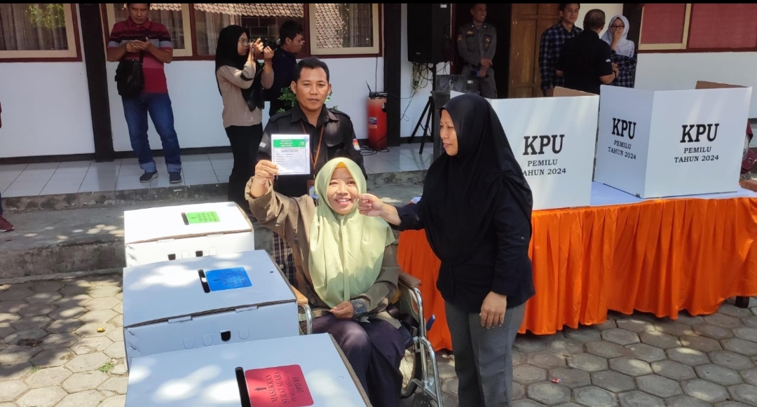 KPU Kota Kediri Sosialisasi dan Simulasi Cara Pencoblosan kepada Penyandang Disabilitas