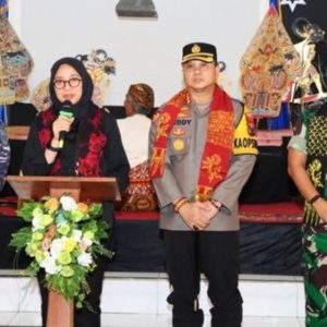 Tinjau Perayaan Misa Natal di Sejumlah Gereja, Bupati Ipuk: Momentum Mempererat Persaudaraan Umat Beragama