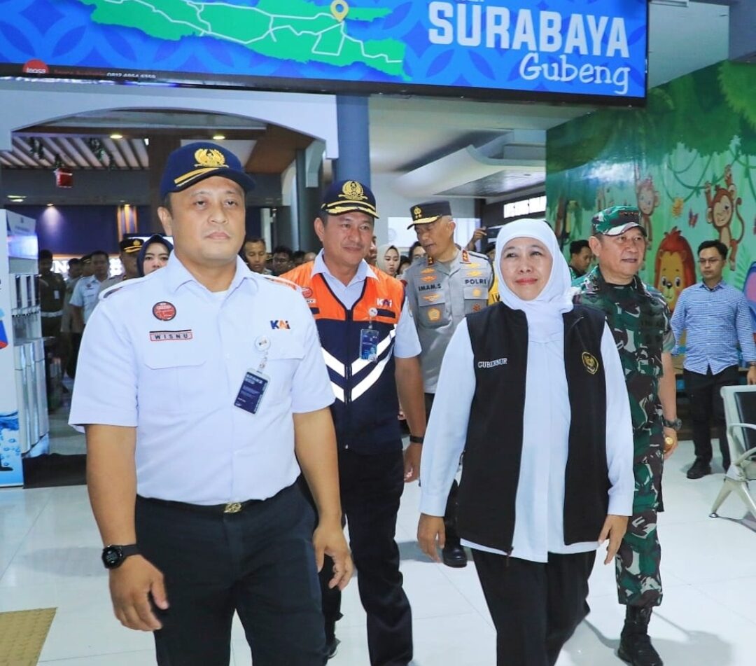 Tinjau Arus Penumpang Nataru, Performa Layanan Transportasi Kereta Api Dapat Pujian Gubernur
