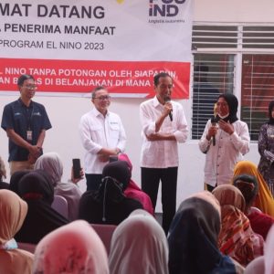 Tinjau Penyaluran BLT El Nino di Banyuwangi, Presiden Jokowi: Upaya Tingkatkan Daya Beli Masyarakat