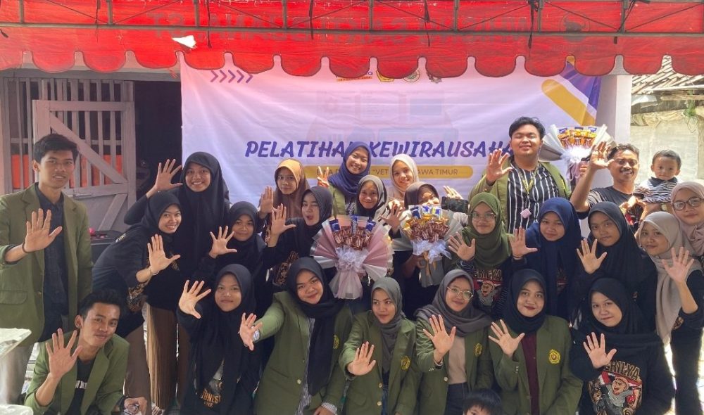 Mahasiswa UPN Veteran Jatim Tingkatkan Minat Anak Muda Melalui Pelatihan Kewirausahaan