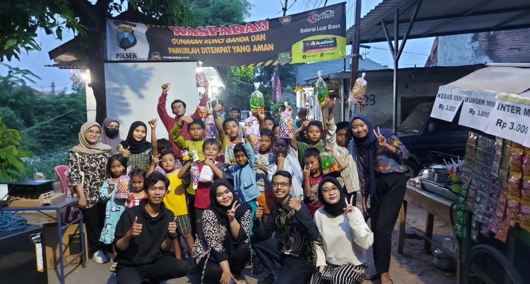 Mahasiswa Bina Desa UPN Jatim dan Kartar Rungkut Menanggal Sukses Gelar Bazar UMKM
