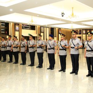 Kapolri Lantik Pejabat Utama Mabes Polri dan 5 Kapolda