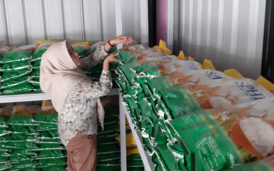 Warung TPID Surabaya Jadi Magnit Tempat Belanja Kebutuhan Pokok