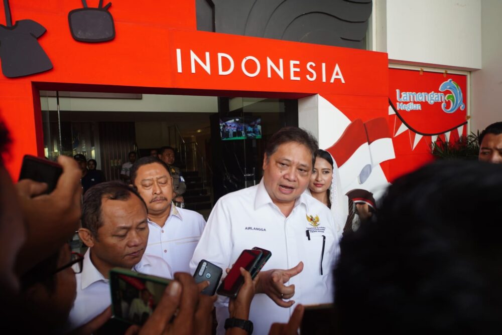Menko Perekonomian Airlangga Temui 300 Petani Milenial di Lamongan