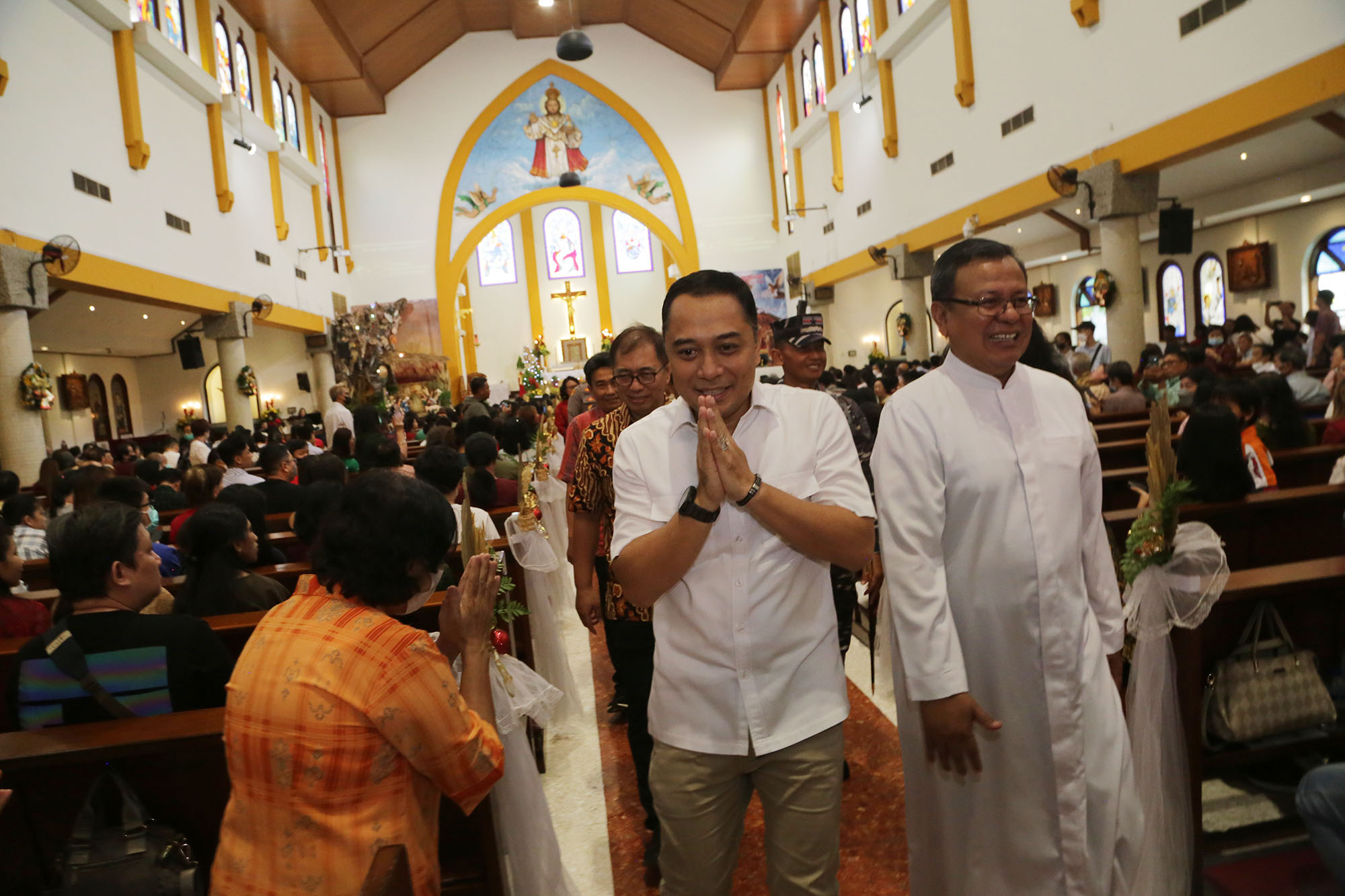 Wali Kota Eri Bersama Forkopimda Kunjungi 3 Gereja di Malam Natal