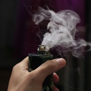 Tiga Bahan Berbahaya Rokok Elektrik dan Efek Buruk pada Kesehatan Tiga Bahan Berbahaya Rokok Elektrik dan Efek Buruk pada Kesehatan