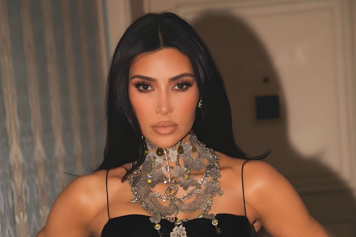 Kim Kardashian Akan Tampil di Serial Dokumenter Elizabeth Taylor